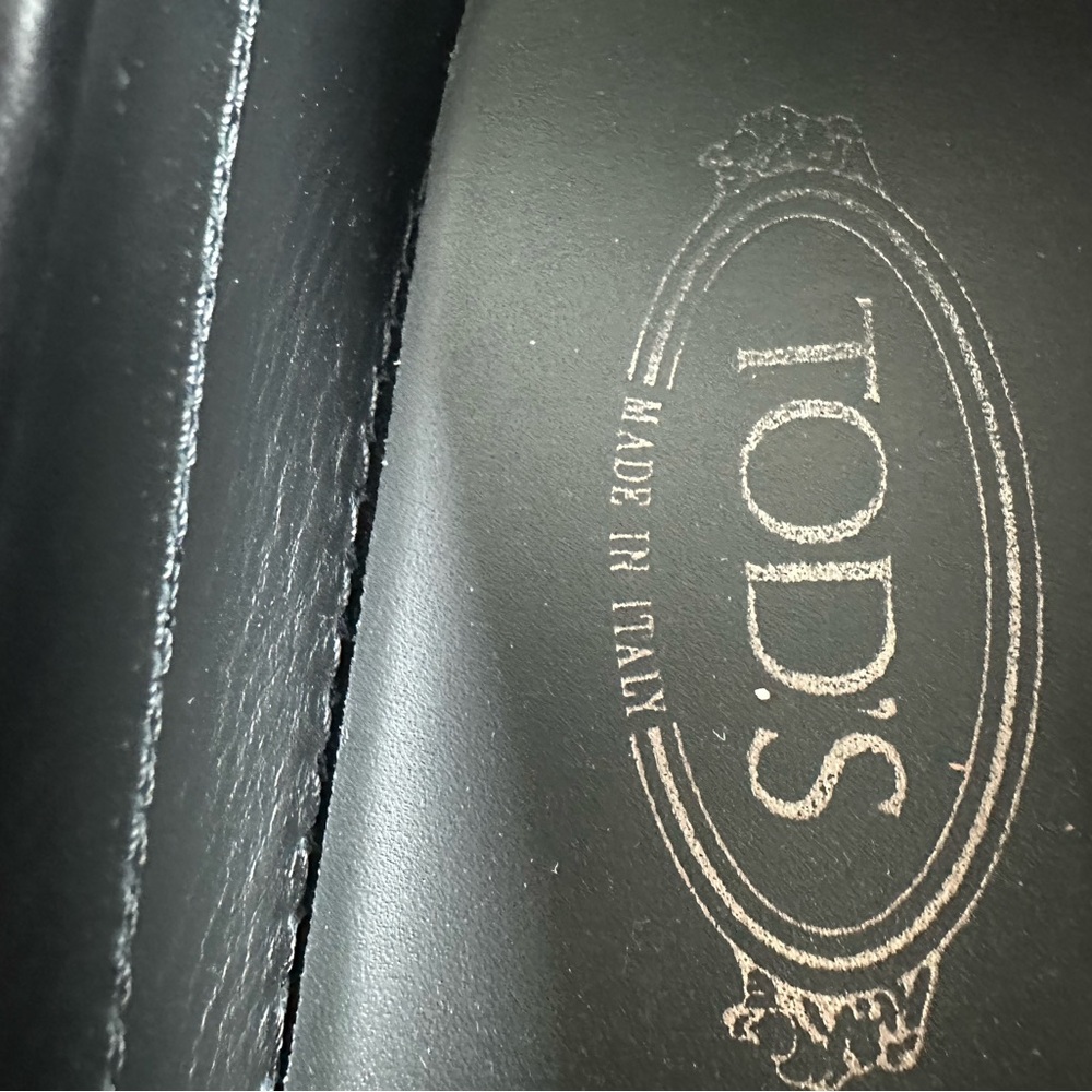 Tod's Men's Black Leather Slip-On Loafers - Picture 7 of 11